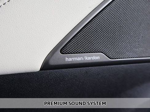 Used 2022 BMW M550i xDrive w/ Dynamic Handling Package image 5