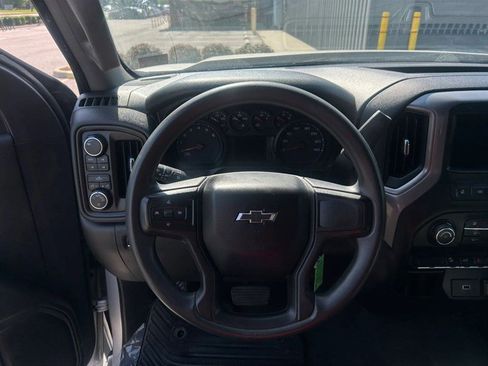 Used 2019 Chevrolet Silverado 1500 Custom Trail Boss w/ Custom Convenience Package AWD/4WD image 10