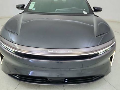 Used 2024 Lucid Air Touring image 9