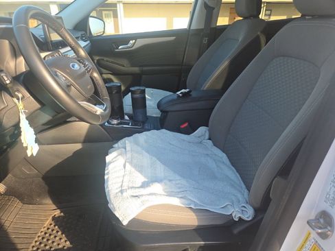 Used 2021 Ford Escape SE w/ SE Sport Appearance Package FWD image 26