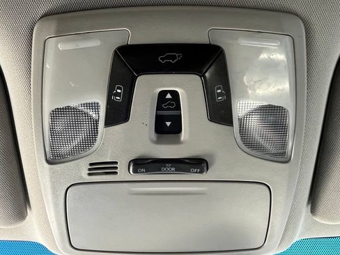 Used 2016 Toyota Sienna SE Premium FWD image 20