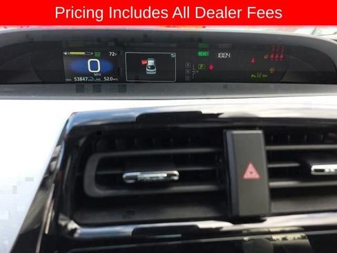 Used 2022 Toyota Prius XLE w/ Premium Convenience Package FWD image 2