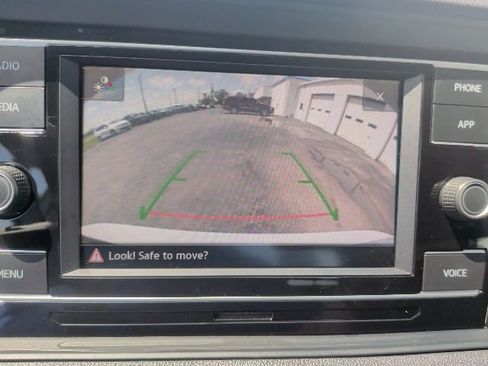 Used 2022 Volkswagen Jetta S image 29