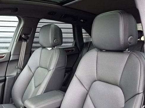 New 2025 Porsche Macan image 5
