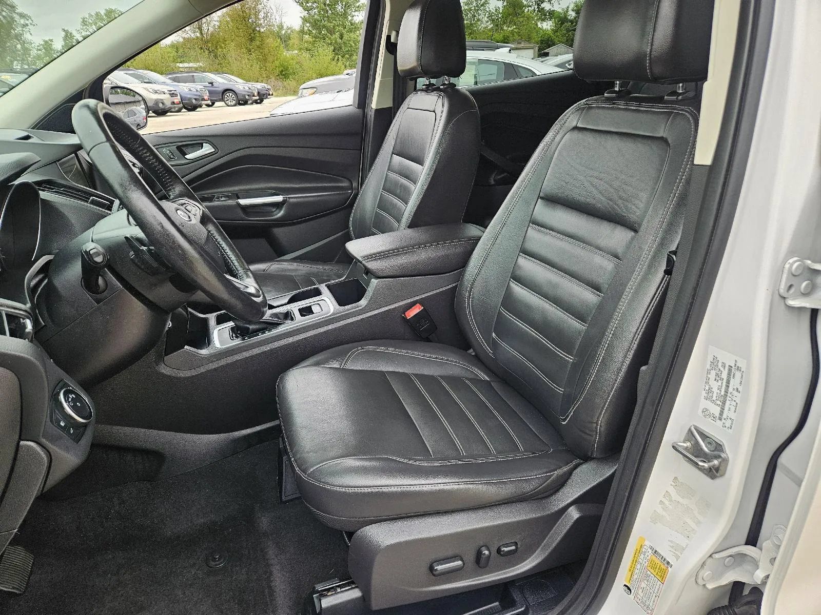 Used 2017 Ford Escape Titanium w/ Canadian Touring Package AWD/4WD image 14