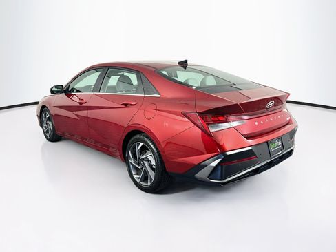 Used 2024 Hyundai Elantra Limited FWD image 5
