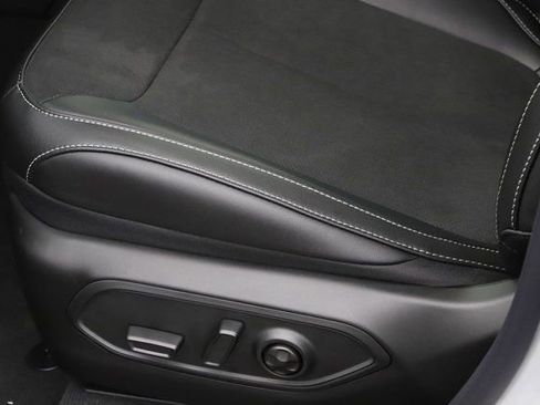 New 2025 Jeep Grand Cherokee L Altitude AWD/4WD image 14