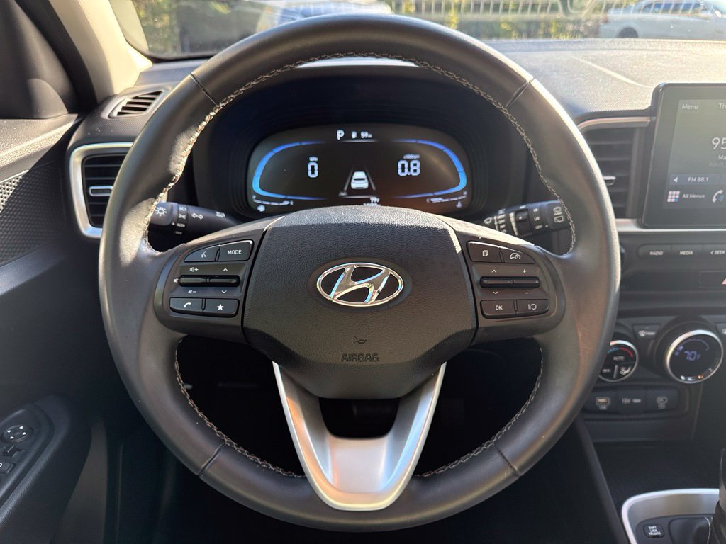 Used 2025 Hyundai Venue SEL FWD image 23