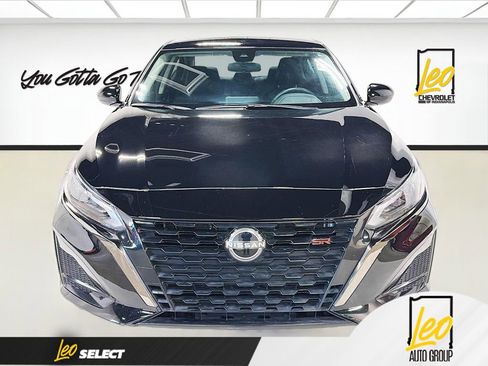 Used 2024 Nissan Altima 2.5 SR image 2