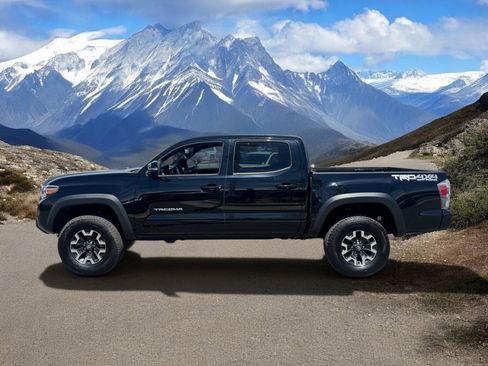 Used 2021 Toyota Tacoma TRD Off-Road w/ Technology Package AWD/4WD image 2