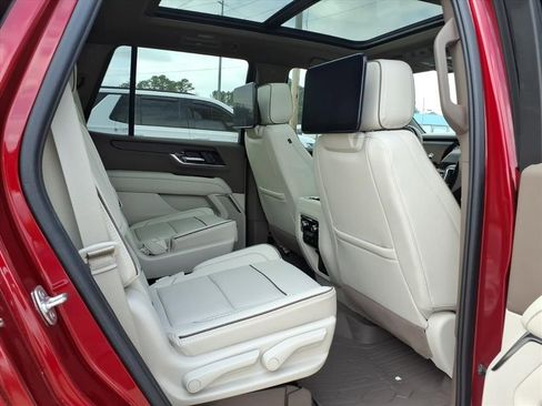Used 2025 GMC Yukon Denali w/ Denali Reserve Package AWD/4WD image 14