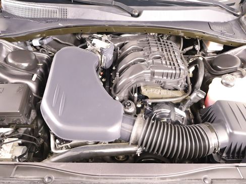 Used 2023 Chrysler 300 Touring w/ Sport Appearance Package RWD image 18