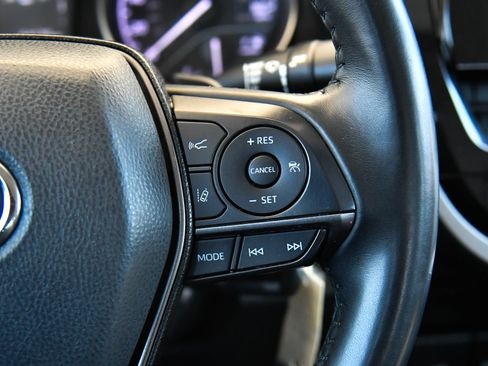 Used 2022 Toyota Camry SE FWD image 29