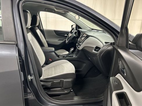 Used 2022 Chevrolet Equinox LS image 22