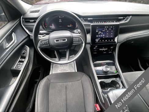 Used 2023 Jeep Grand Cherokee Laredo AWD/4WD image 4