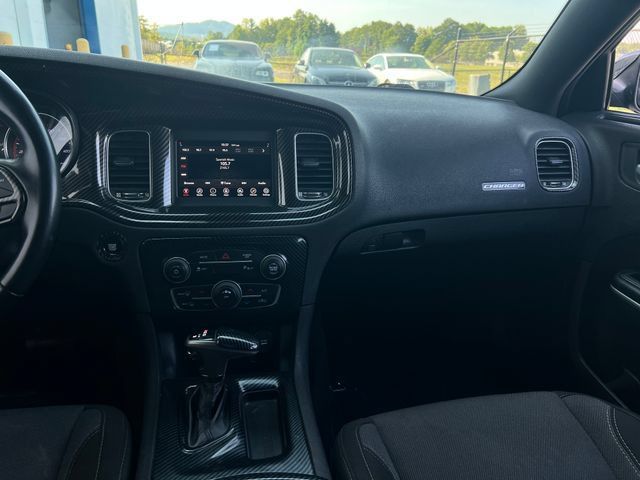 Used 2020 Dodge Charger SXT RWD image 14