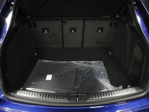 New 2026 Porsche Macan AWD/4WD image 17