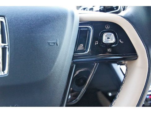 Used 2022 Lincoln Corsair Reserve w/ Luxury Package FWD image 20