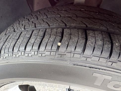 Used 2002 Ford Thunderbird Base image 13