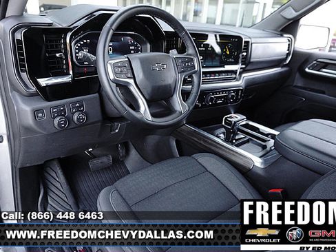 Used 2024 Chevrolet Silverado 1500 LT Trail Boss w/ LPO, Dark Essentials Package image 6