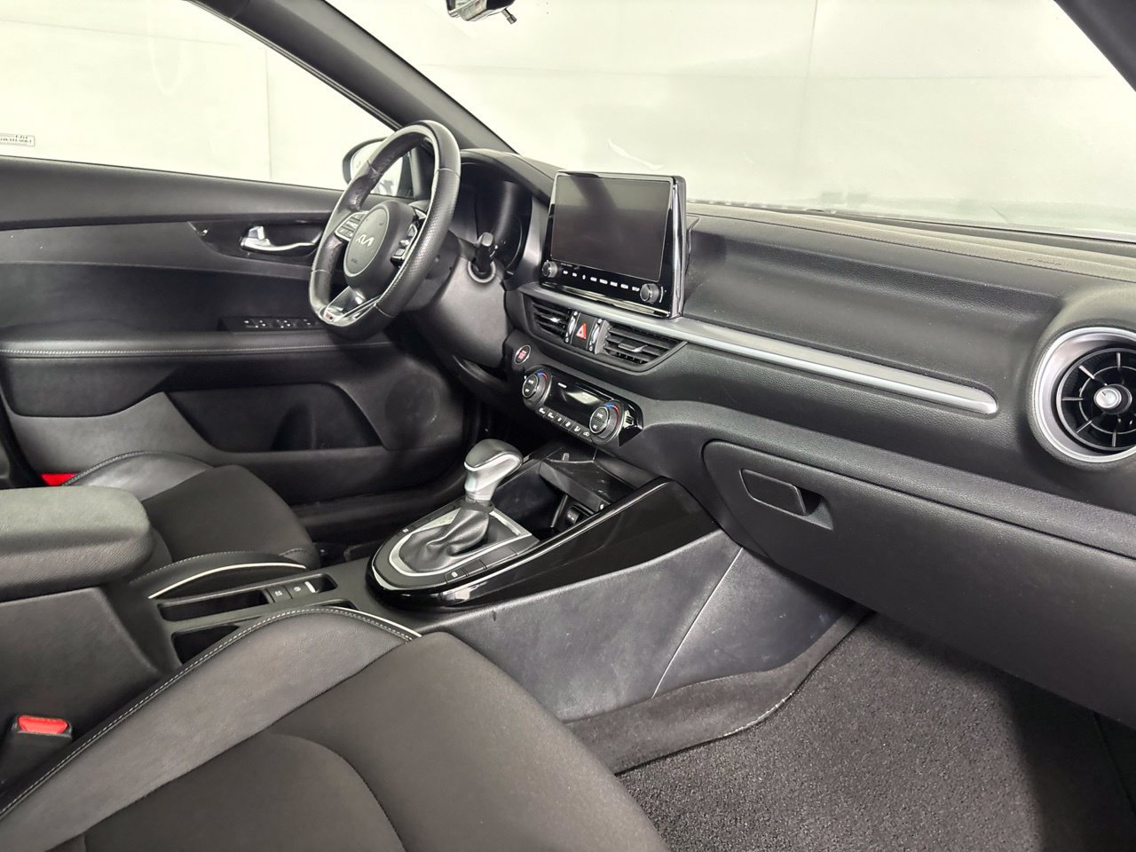 Used 2024 Kia Forte GT-Line w/ GT-Line Premium Package FWD image 33