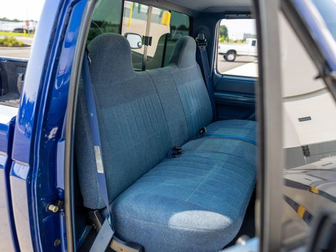 Used 1997 Ford F250 4x4 Regular Cab Heavy Duty image 34