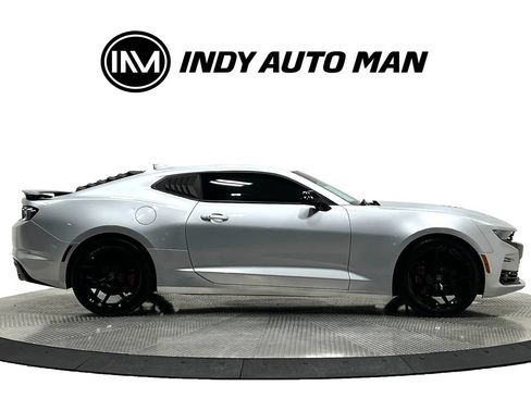 Used 2019 Chevrolet Camaro SS RWD image 3