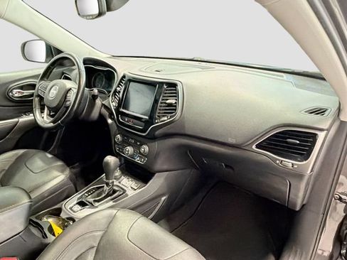 Used 2019 Jeep Cherokee Limited AWD/4WD image 25