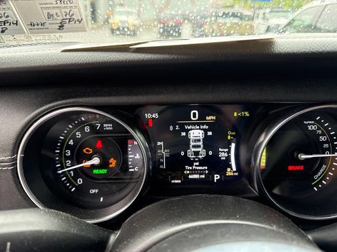 Used 2021 Jeep Wrangler Unlimited Sahara w/ Cold Weather Group AWD/4WD image 5