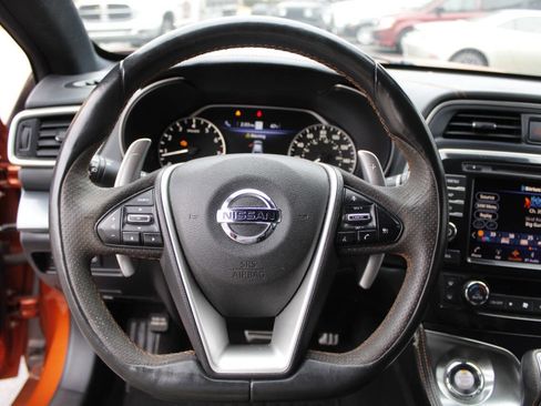 Used 2019 Nissan Maxima SR w/ Premium Package image 29
