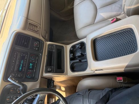 Used 2005 Chevrolet Silverado 3500 LT w/ Heavy-Duty Power Package RWD image 32