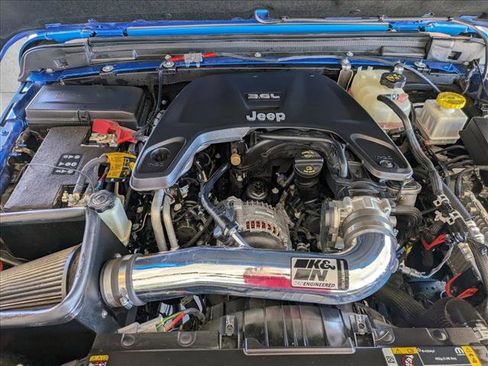 Used 2021 Jeep Gladiator Sport image 23