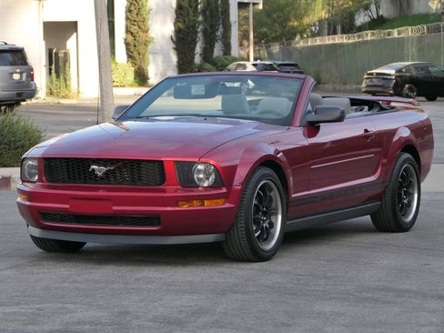 Used 2006 Ford Mustang Premium image 7
