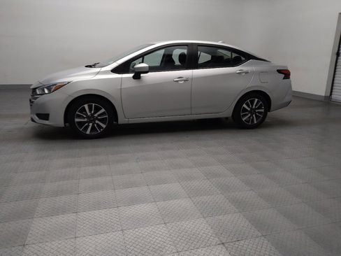 Used 2023 Nissan Versa SV FWD image 2