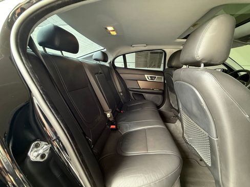 Used 2014 Jaguar XF RWD image 30