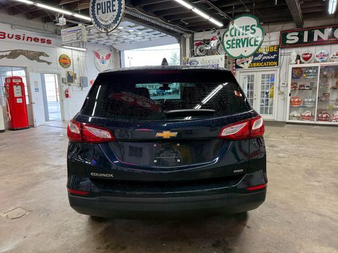 Used 2021 Chevrolet Equinox LS image 3