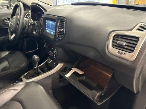 Used 2020 Jeep Compass Latitude FWD image 26