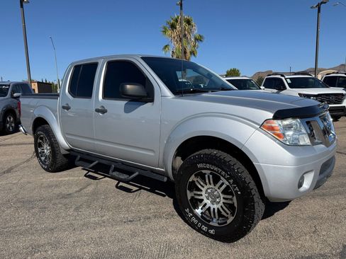 Used 2019 Nissan Frontier SV RWD image 3