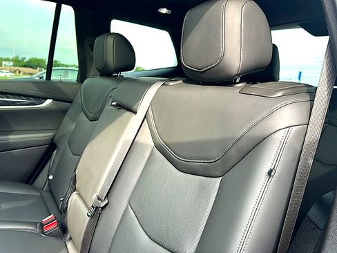 Used 2024 Cadillac XT6 Premium Luxury FWD image 20