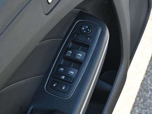 Used 2023 Dodge Charger R/T w/ Plus Group RWD image 15