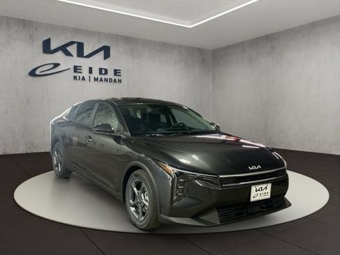 New 2026 Kia K4 FWD image 3