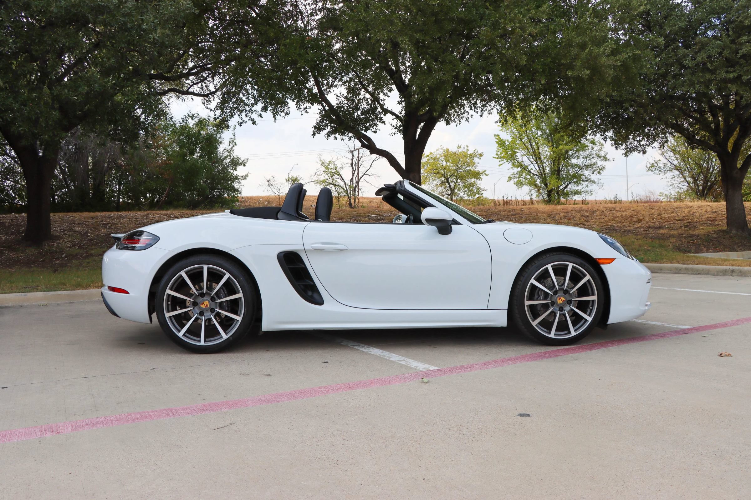Used 2019 Porsche 718 Boxster RWD image 8