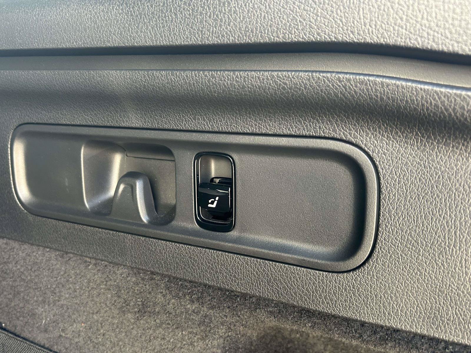 Certified 2025 Mercedes-Benz GLC 350e 4MATIC image 13