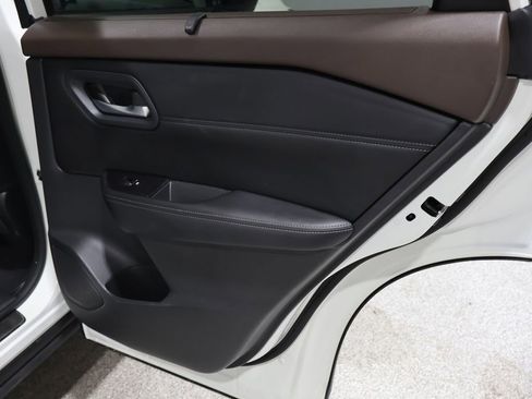 Used 2023 Nissan Rogue SL w/ SL Premium Package image 24