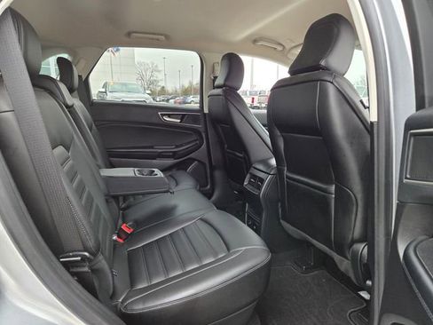 Used 2022 Ford Edge SEL w/ Convenience Package image 13