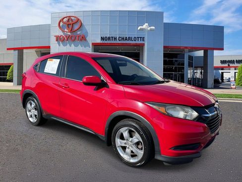 Used 2016 Honda HR-V LX image 2