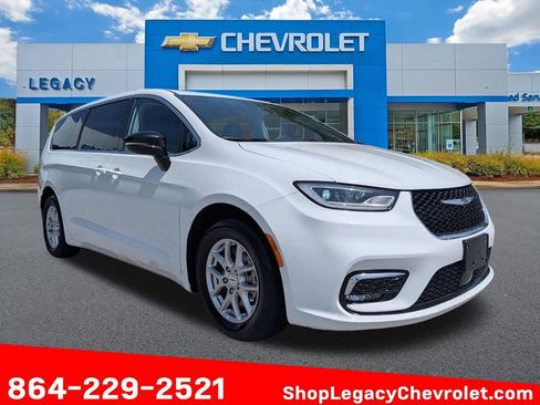 Used 2024 Chrysler Pacifica Touring-L FWD image 1