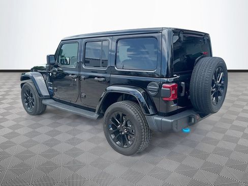 Used 2022 Jeep Wrangler Unlimited Sahara w/ Safety Group AWD/4WD image 8