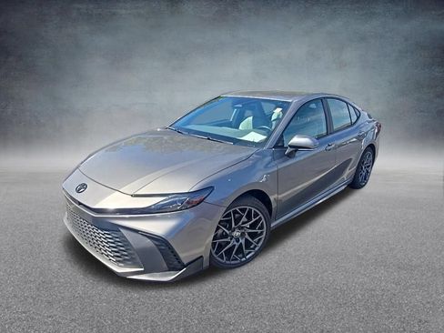 Used 2025 Toyota Camry SE w/ Convenience Package FWD image 3