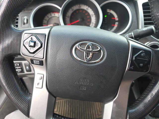 Used 2015 Toyota Tacoma 4x4 Access Cab V6 w/ TRD Sport Package image 15